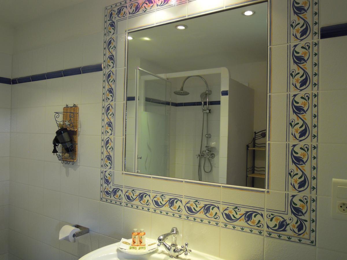 Bastide Des Princes B&B Caderousse Exterior photo